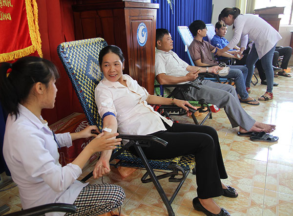 Bảo Lộc: Tôn vinh người hiến máu tình nguyện tiêu biểu