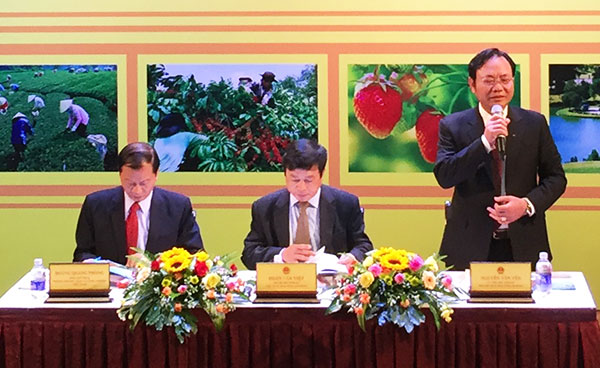 Lãnh đạo tỉnh và Phòng Thương mại và Công nghiệp Việt Nam đối thoại với doanh nghiệp