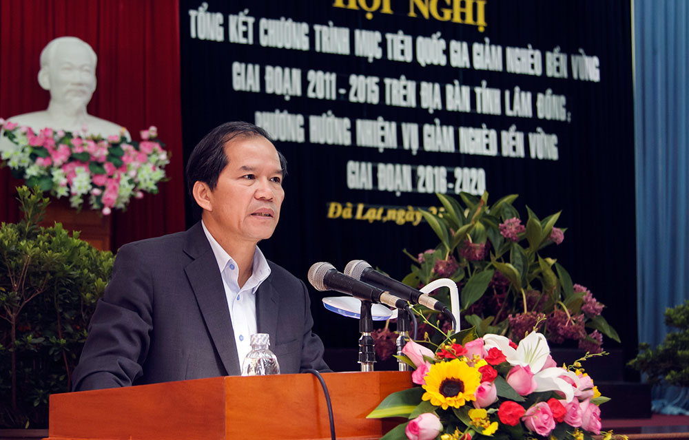 Bí thư Tỉnh ủy Nguyễn Xuân Tiến phát biểu chỉ đạo tại hội nghị - Ảnh: PHAN NHÂN