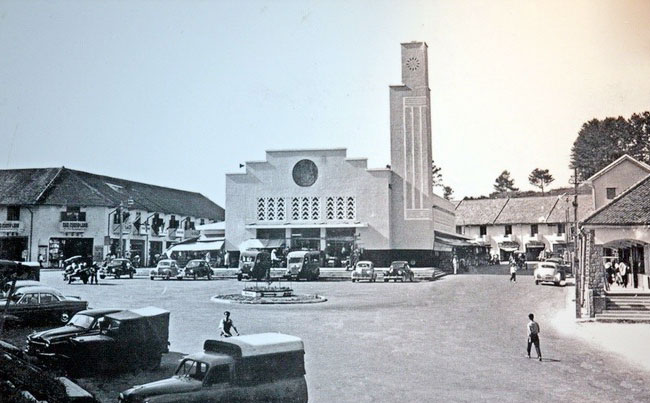 Chợ cũ Đà Lạt (khu Hòa Bình ngày nay) - nơi xuất phát cuộc nổi dậy giành chính quyền ngày 23/8/1945 của nhân dân Đà Lạt - Ảnh: tư liệu