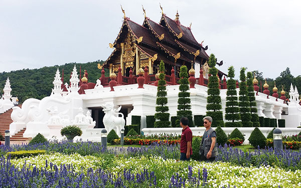 Mô hình Cung điện nhà vua là“Khuôn viên vàng” (nơi phục chế, tái hiện các vua chúa Thái Lan)