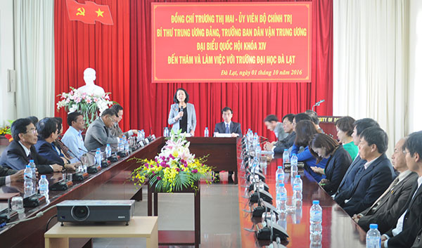  Đồng chí Trương Thị Mai phát biểu tại buổi làm việc với Trường Đại học Đà Lạt