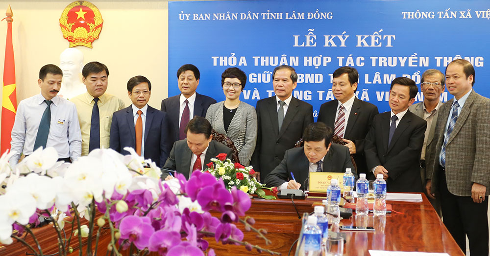 UBND tỉnh ký kết hợp tác truyền thông với Thông tấn xã Việt Nam