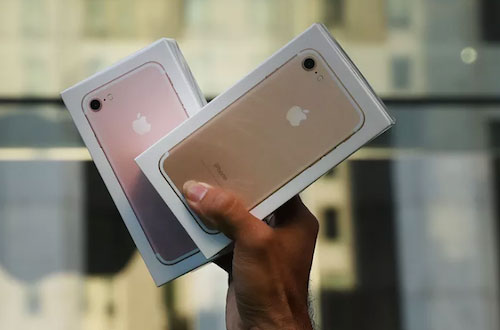 Apple cố tình 'bóp băng thông' trên iPhone 7