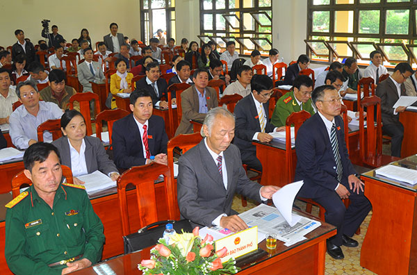 HĐND thành phố Bảo Lộc họp kỳ cuối năm 2016