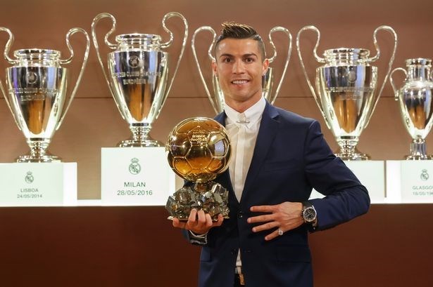 Nhìn lại bảng vàng thành tích của Cristiano Ronaldo trong năm 2016