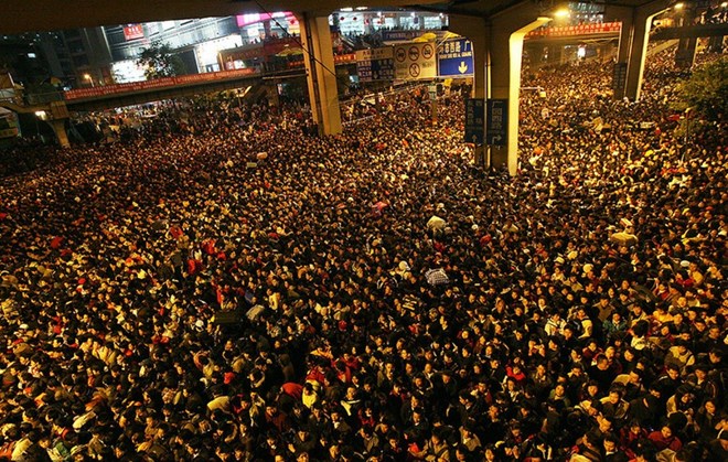 Biển người chen chúc tại ga Quảng Châu. (Nguồn: mannay.com)