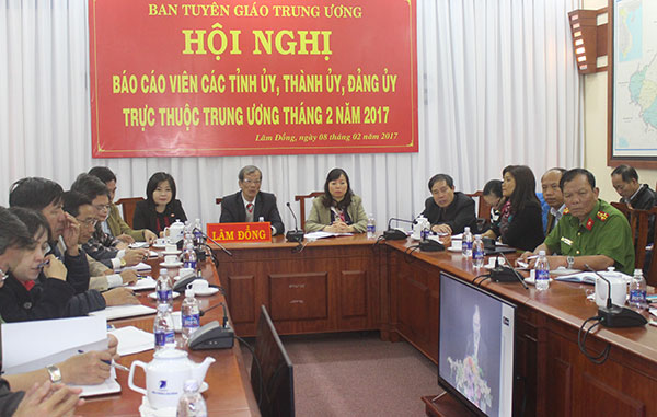 Các đại biểu tham dự hội nghị trực tuyến tại điểm cầu Lâm Đồng