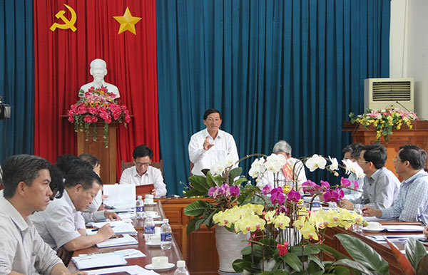 Đồng chỉ Phó Bí thư Thường trực Tỉnh ủy phát biểu chí đạo tại buổi làm việc với lãnh đạo huyện Đam Rông