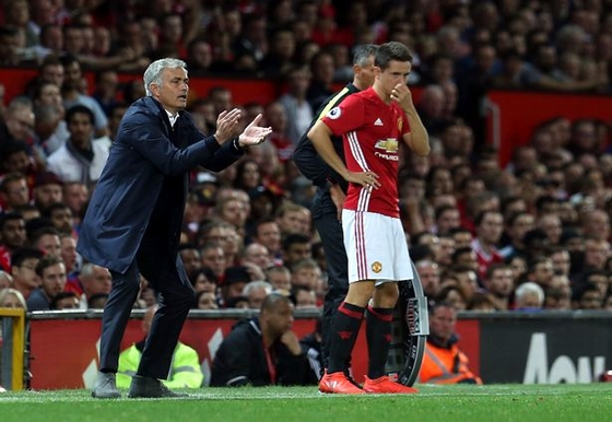 Mourinho thừa nhận MU khó chen chân vào top 4!