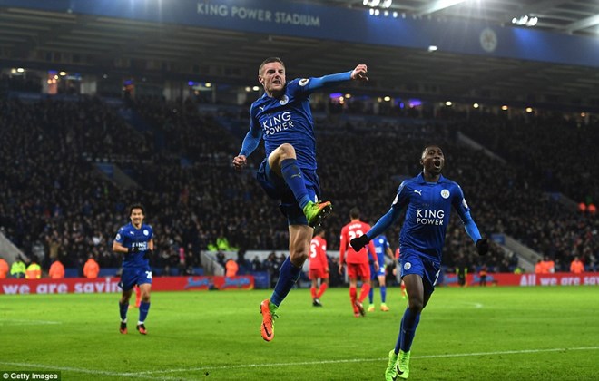 Vardy lập cú đúp giúp Leicester hạ Liverpool. (Nguồn: Getty Images)