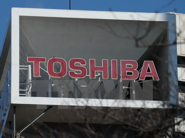 Biểu tượng Toshiba tại trụ sở ở Tokyo ngày 16/2. (Nguồn: AFP/TTXVN)