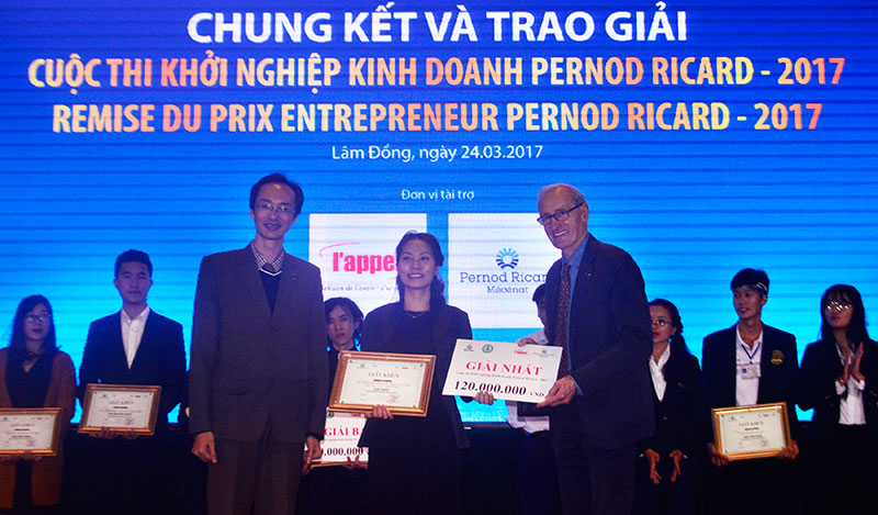 Trao giải thưởng 250 triệu đồng cuộc thi "Khởi nghiệp kinh doanh" 2017