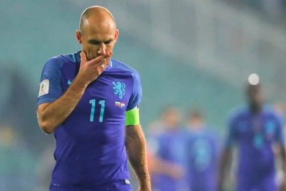Robben và đồng đội tiếp tục thi đấu không thành công tại vòng loại World Cup 2018