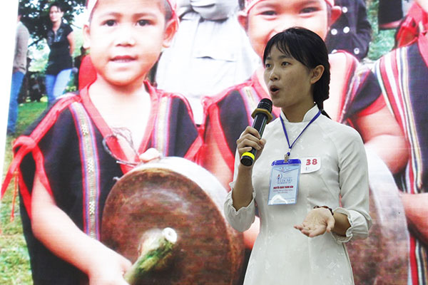Nguyễn Đoàn Thanh Vân trình bày ước mơ trở thành giáo viên tiếng Anh của mình. (Ảnh nhân vật cung cấp)