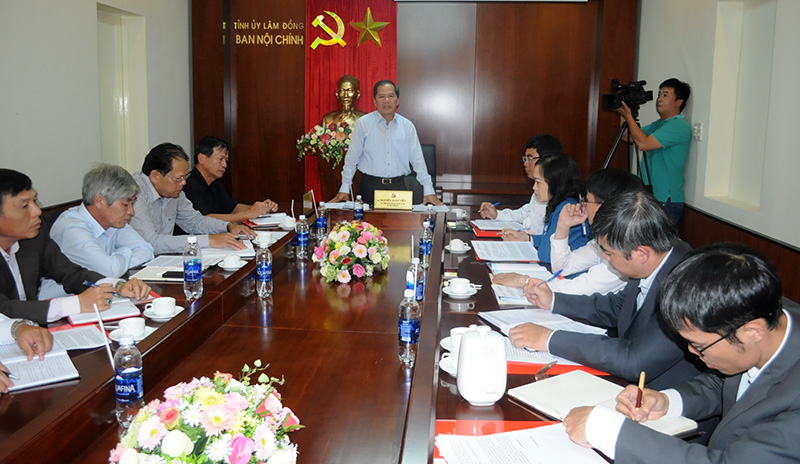 Đồng chí Nguyễn Xuân Tiến – UV Trung ương Đảng, Bí thư Tỉnh ủy phát biểu tại buổi làm việc với Ban Nội chính Tỉnh ủy
