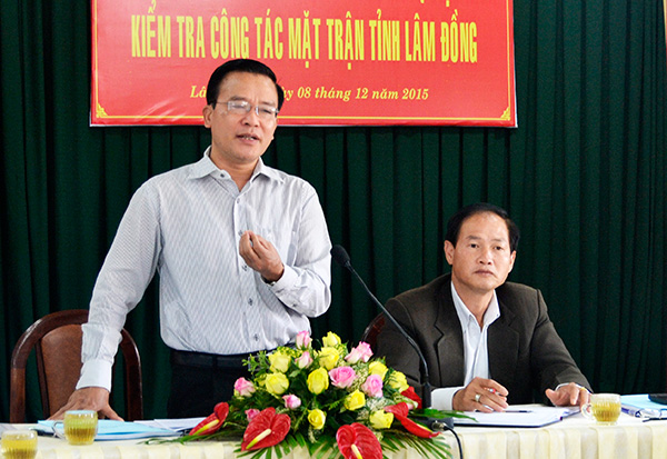 Ông Nguyễn Văn Pha - Phó Chủ tịch UBTWMTTQVN kiểm tra công tác Mặt trận tại Lâm Hà. Ảnh: N.Thu