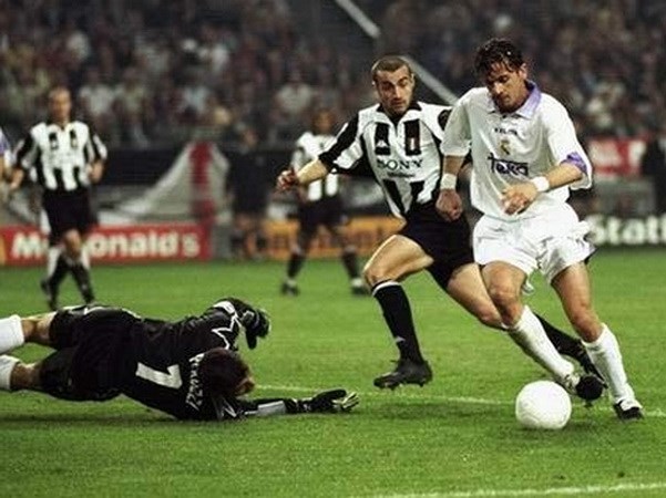 Real đánh bại Juventus 1-0 ở chung kết Champions League 1998