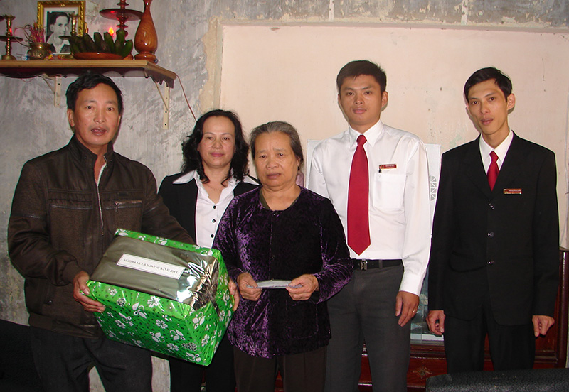 Ngân hàng Nông nghiệp và PTNT Lâm Đồng luôn kịp thời hỗ trợ những gia đình gặp khó khăn, hoạn nạn. Ảnh:N.Thu