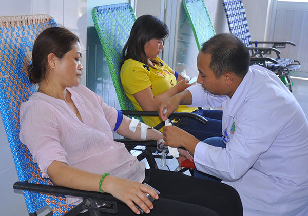 Sau Lễ phát động Chiến dịch, các tình nguyện viên TP Bảo Lộc tham gia hiến 324 đơn vị máu