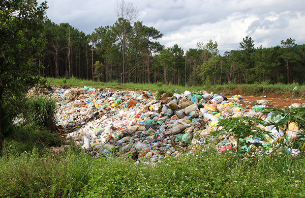 Bảo Lâm: Bãi rác tự phát ven Tỉnh lộ 725 gây ô nhiễm