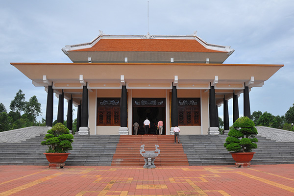 Về thăm Khu Tưởng niệm cố Chủ tịch Hội đồng Bộ trưởng Phạm Hùng