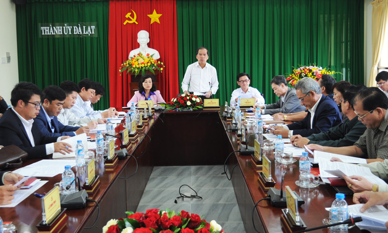 Đồng chí Nguyễn Xuân Tiến - Ủy viên Trung ương Đảng, Bí thư Tỉnh ủy Lâm Đồng phát biểu chỉ đạo tại buổi làm việc