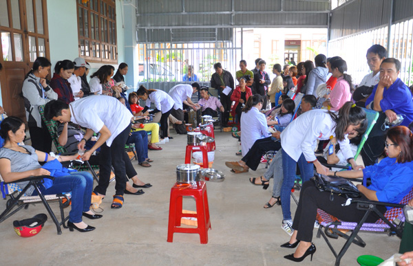 Một đợt hiến máu tại huyện Di Linh. Ảnh: Xuân Long