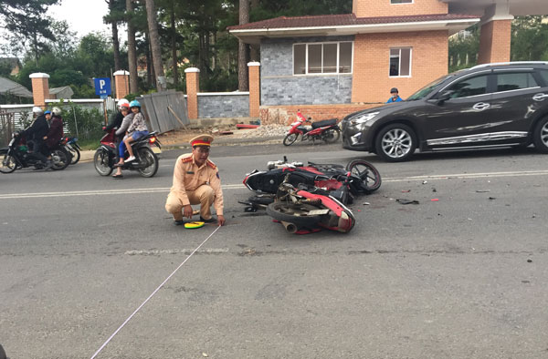 Một vụ tai nạn xảy ra trên đường Hùng Vương, TP Đà Lạt vào chiều ngày 4/7