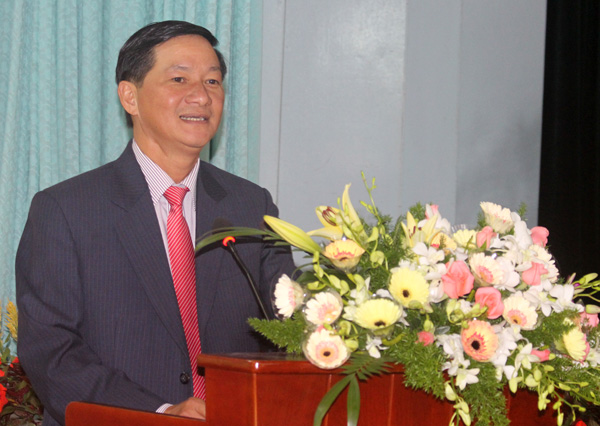 Đồng chí Trần Đức Quận, Phó Bí thư thường trực, Chủ tịch HĐND tỉnh ghi nhận, đánh giá cao kết quả 6 tháng đầu năm của thành phố Đà Lạt