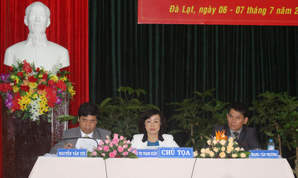 Các đồng chí chủ trì Kỳ họp HĐND thành phố Đà Lạt lần thứ 4, khóa XI