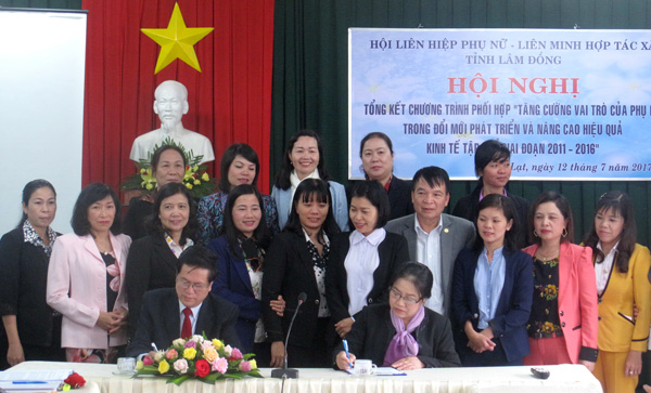 Hội LHPN tỉnh và Liên minh HTX Lâm Đồng ký kết chương trình phối hợp giai đoạn 2017 - 2021