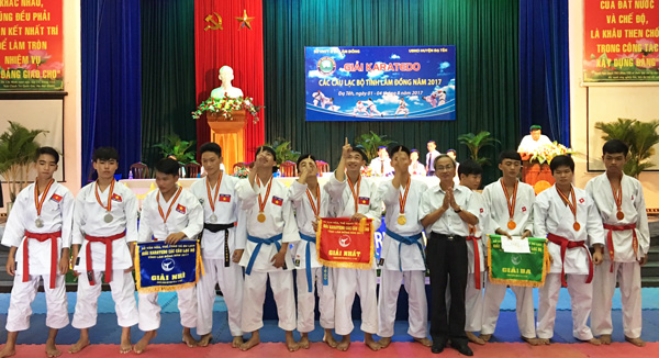 Đạ Tẻh vô địch giải Karatedo các CLB tỉnh Lâm Đồng