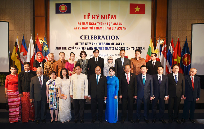 Lễ kỷ niệm 50 năm Ngày thành lập ASEAN và 22 năm Việt Nam tham gia ASEAN tổ chức tại Hà Nội. Ảnh: Tư liệu