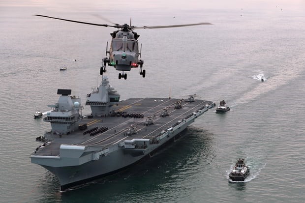 Chiến hạm lớn nhất lịch sử nước Anh lần đầu cập cảng Portsmouth
