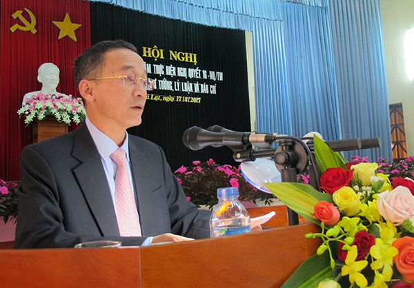 Trưởng Ban Tuyên giáo Tỉnh ủy Trần Văn Hiệp trình bày báo cáo tổng kết tại hội nghị