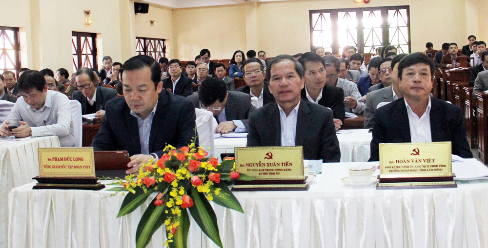 Bí thư Tỉnh ủy, Chủ tịch UBND tỉnh Lâm Đồng và Tổng giám đốc VNPT tham dự hội nghị