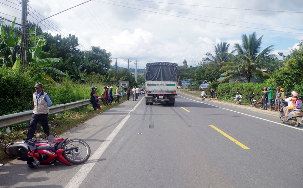Bảo Lộc: Đã tìm ra xe tải liên quan đến vụ "xe tải tông xe máy làm chết người rồi bỏ trốn"