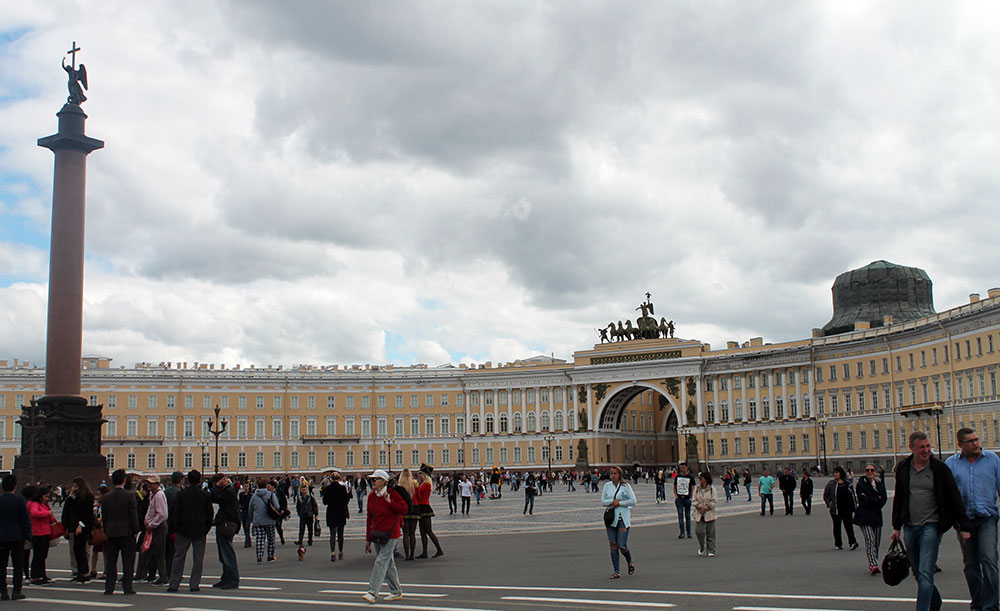 Quảng trường Cung điện - quảng trường chính của Sankt Peterburg