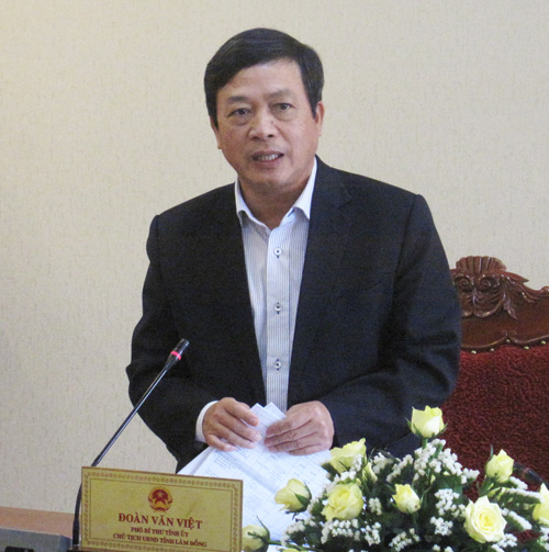Chủ tịch Đoàn Văn Việt chủ trì cuộc họp