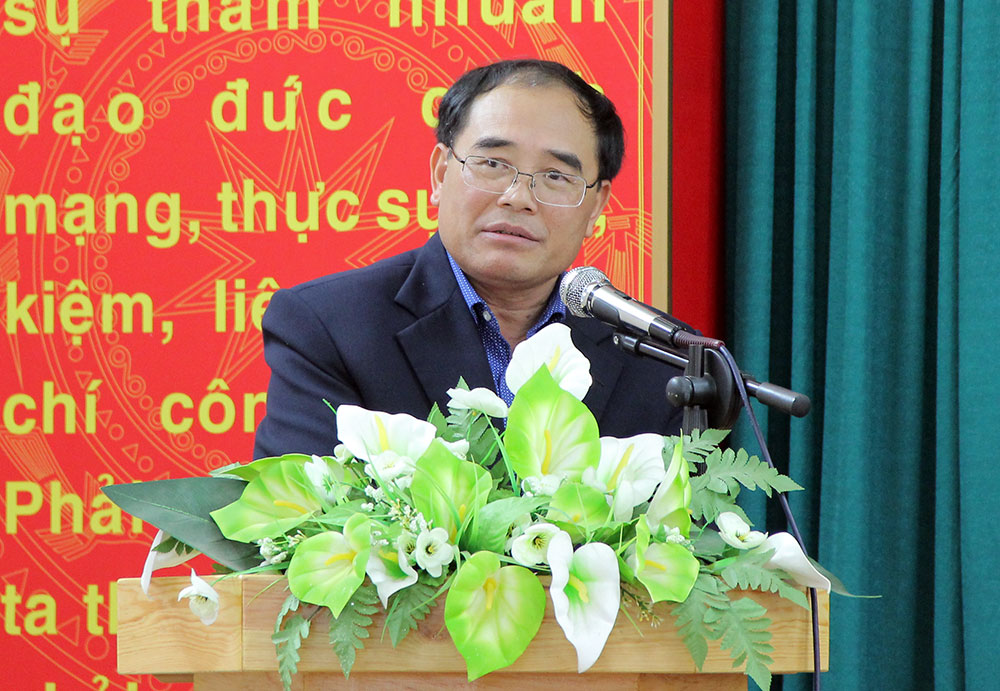 Đồng chí Vũ Kim Sinh - TUV, Bí thư Đảng ủy Khối các Cơ quan tỉnh phát biểu chủ trì hội nghị