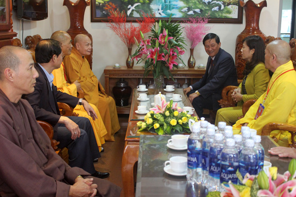 Thường trực Tỉnh ủy làm việc với Hòa Thượng Thích Thiện Nhơn, Chủ tịch Hội Đồng Trị sự Giáo hội Phật giáo Việt Nam