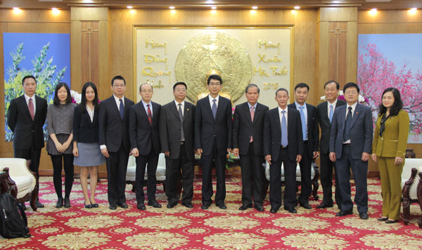 Lãnh đạo tỉnh Lâm Đồng chụp hình lưu niệm với Đoàn đại biểu Đảng Cộng sản Trung Quốc