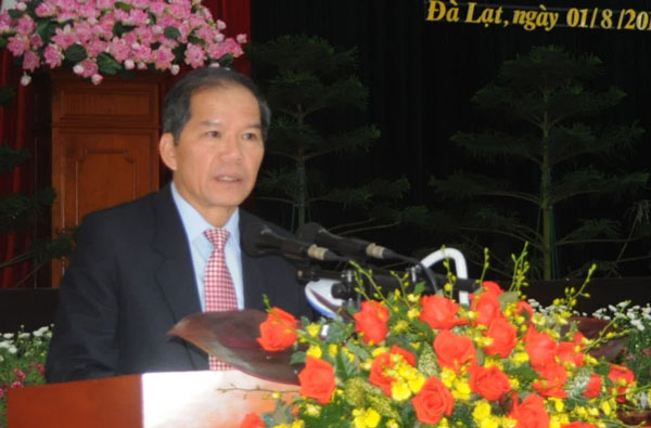 Đồng chí Bí thư Tỉnh ủy Nguyễn Xuân Tiến phát biểu tại hội nghị