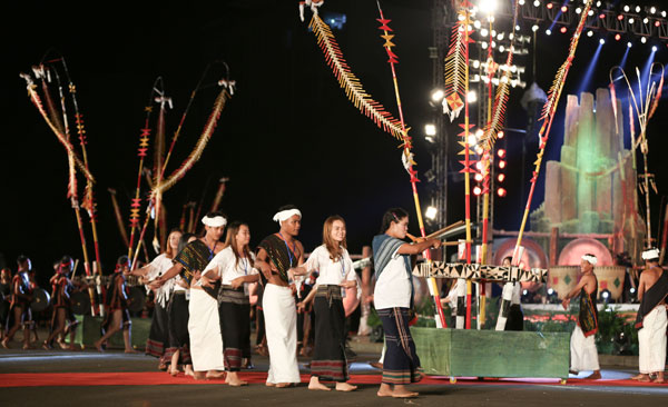 Đoàn nghệ nhân Lâm Đồng tham dự Lễ Khai mạc