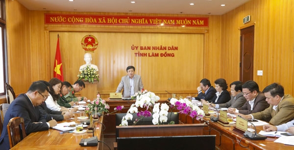 Chủ tịch UBND tỉnh Đoàn Văn Việt làm việc với các sở ngành về công tác chuẩn bị Tết Nguyên đán Kỷ Hợi