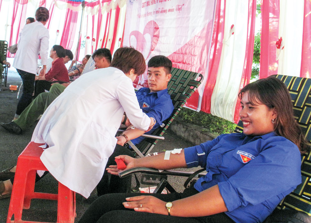 Ðam Rông vận động đồng bào dân tộc thiểu số hiến máu tình nguyện