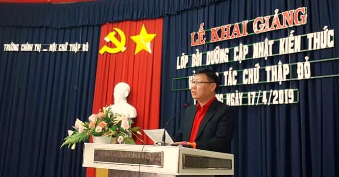 Ông Đỗ Hoàng Tuấn - Chủ tịch Hội CTĐ tỉnh phát biểu khai giảng lớp học đầu tiên nhằm bồi dưỡng nâng cao năng lực cán bộ Hội CTĐ cơ sở năm 2019