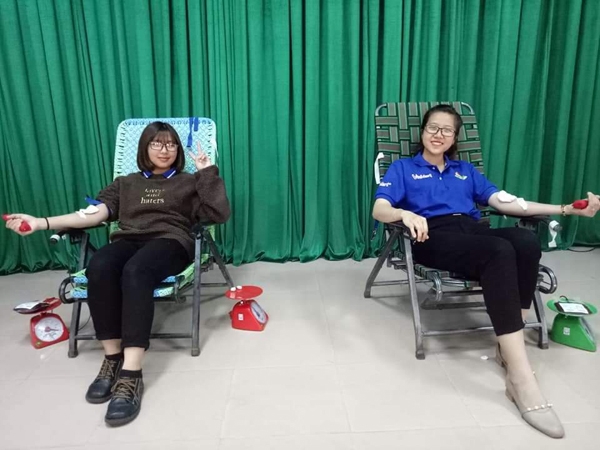 Sinh viên Trường Cao đẳng Nghề Đà Lạt tình nguyện hiến máu