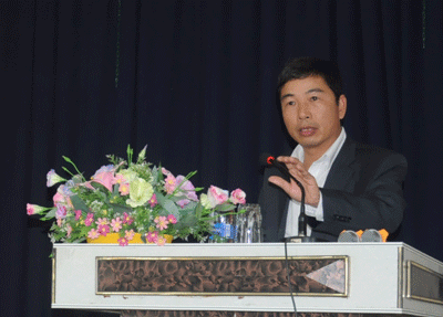 Trưởng khoa Xây dựng Đảng, Trường Chính trị tỉnh Lâm Đồng trình bày tại diễn đàn